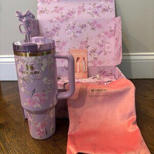 NWT Stanley x LoveShackFancy - HAPPY THOUGHTS - All Original Packaging 40 oz.